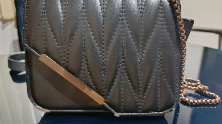 Tas Kecil Pilihan Praktis Bepergian dan Main