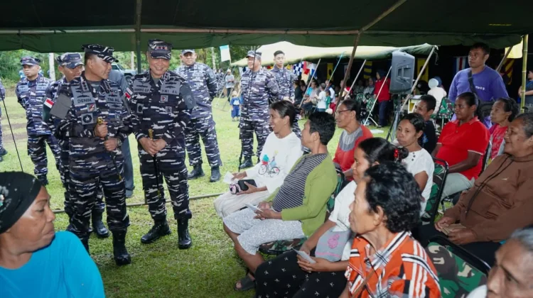 Ratusan Warga Negeri Tawiri Dapat Layanan Kesehatan Gratis dari TNI AL
