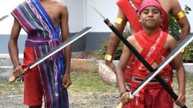 Pakaian Adat Maluku Tetap Eksis di Tengah Perkembangan Mode Modern
