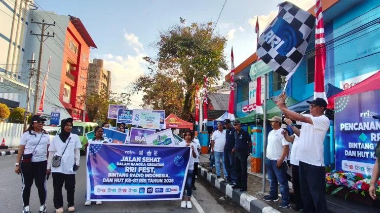 Jalan Sehat Meriahkan Kegiatan RRI Fest Menyambut Hari Radio ke-81 di Ambon