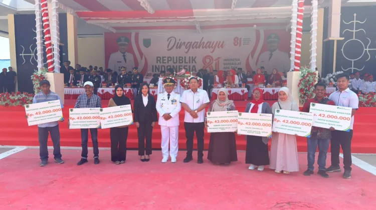 BPJS Ketenagakerjaan Masohi Serahkan Santunan Rp294 Juta kepada Tujuh Ahli Waris