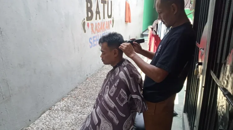 Lapas Wahai Dorong Kemandirian Warga Binaan lewat Ketrampilan Pangkas Rambut