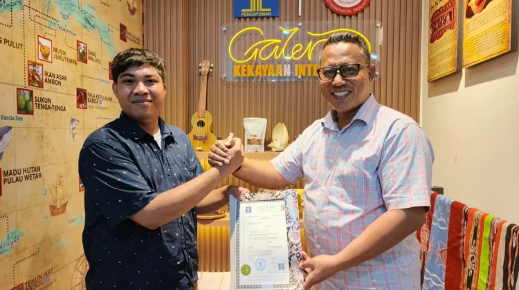 Kemenkum Serahkan Dokumen Apostille, Dukung Kelanjutan Studi Pengguna Layanan