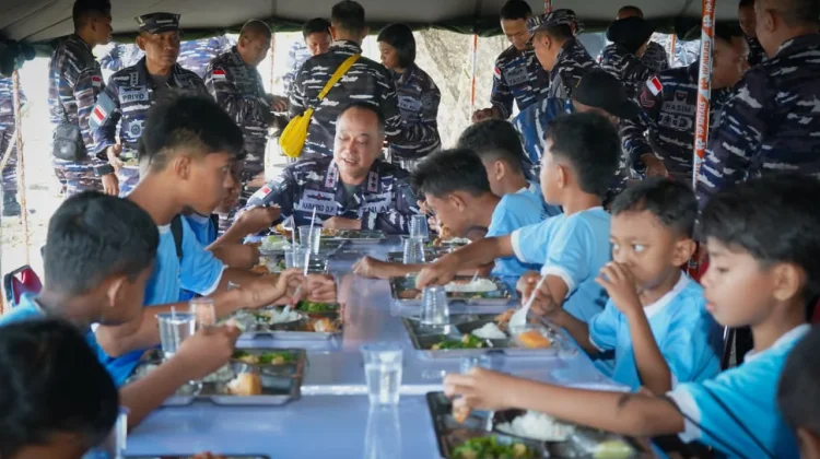 Sambut HUT ke-81 TNI AL, Kodaeral IX Gelar MBG untuk Siswa Yayasan Hang Tuah Ambon