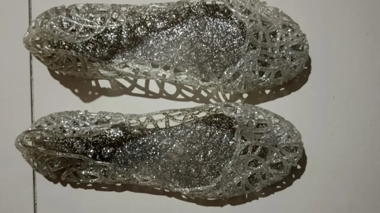 Sepatu Jelly Lucu dan Cantik, Penampilan Makin Ceria