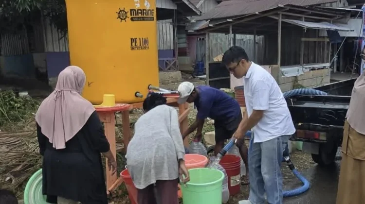 KKSS Salurkan Bantuan Air Bersih Bagi Warga Terdampak Kekeringan di Bula