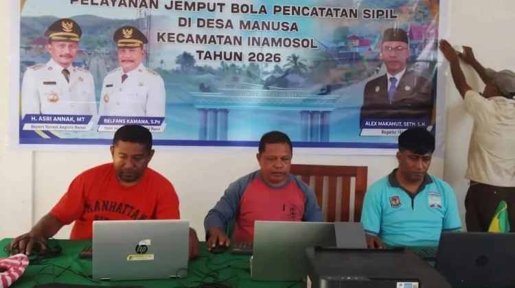 Disdukcapil SBB datangi Warga Manusa Pegunungan Demi Pelayanan Gratis