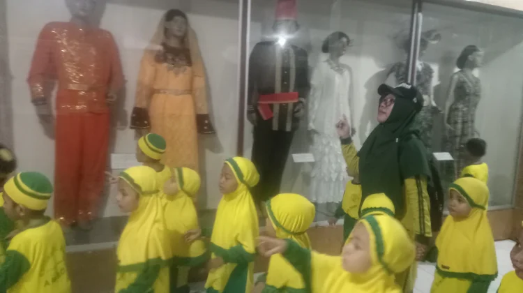 Kenalkan Budaya Maluku sejak Dini, RA Iftitah Al-Ikhlas Kunjungi Museum Siwalima