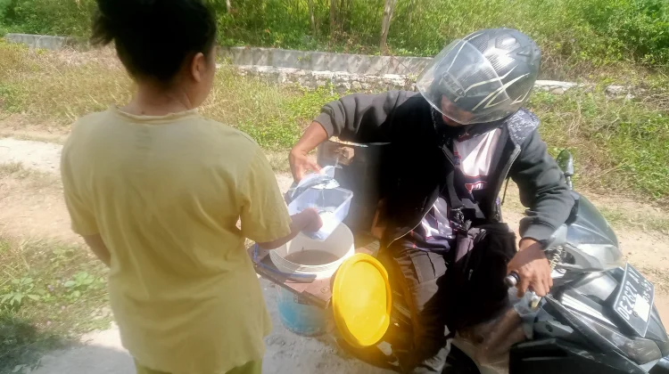 Penjual Ikan Keliling Ringankan Beban Ibu Rumah Tangga