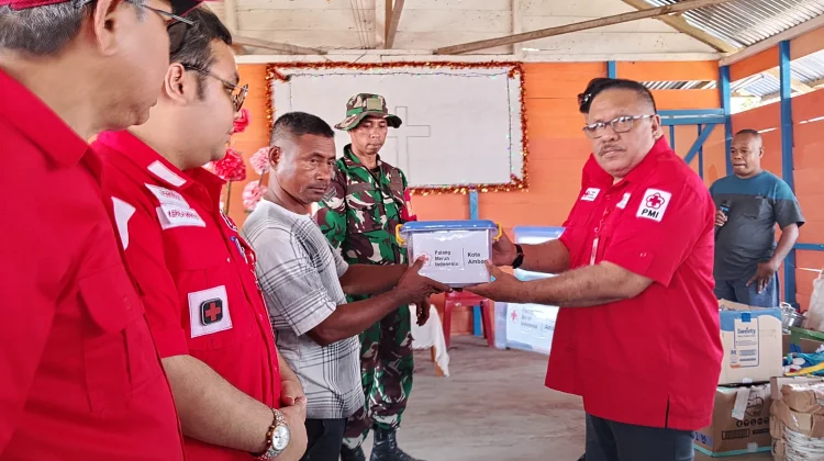 PMI Kota Ambon Salurkan Bantuan untuk Warga Patahue
