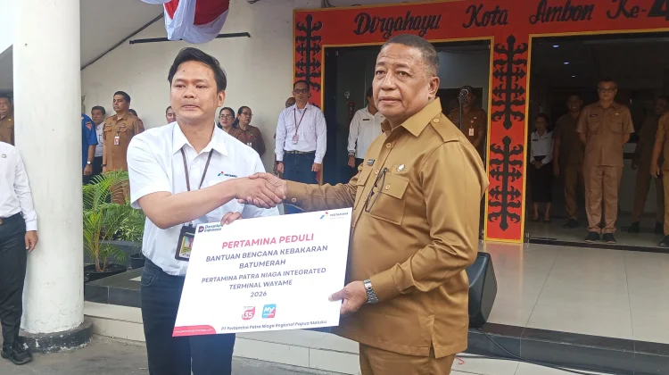 Korban Kebakaran Batu Merah Terima Bansos dari Pertamina dan BAZNAS
