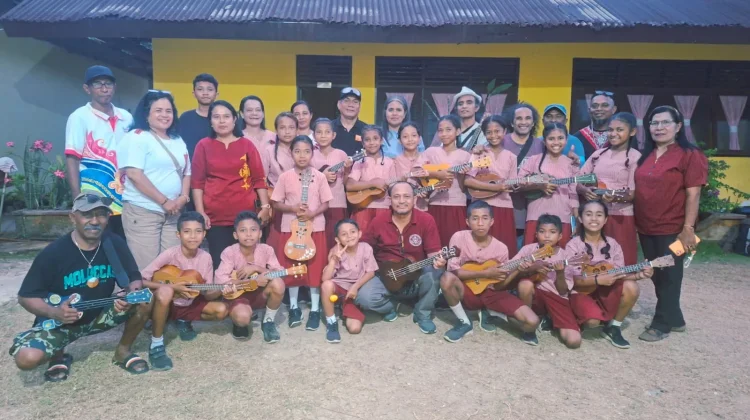 Anak-Anak Abubu Bersemangat Menjaga Musik Jukulele Tetap Hidup