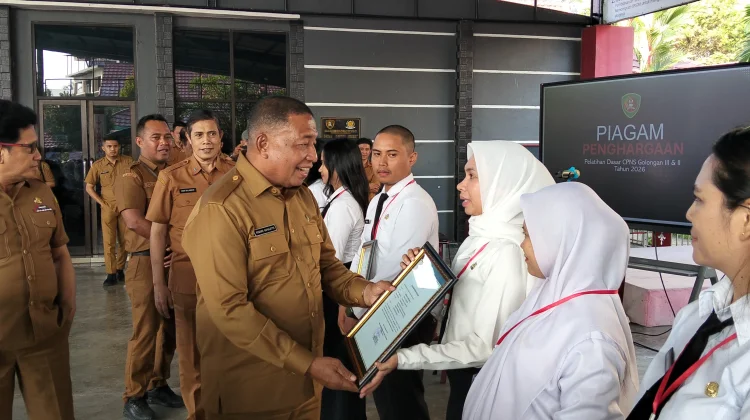 Tutup Latsar, Robby Sapulette Minta 240 CPNS Ambon Amalkan Nilai ASN