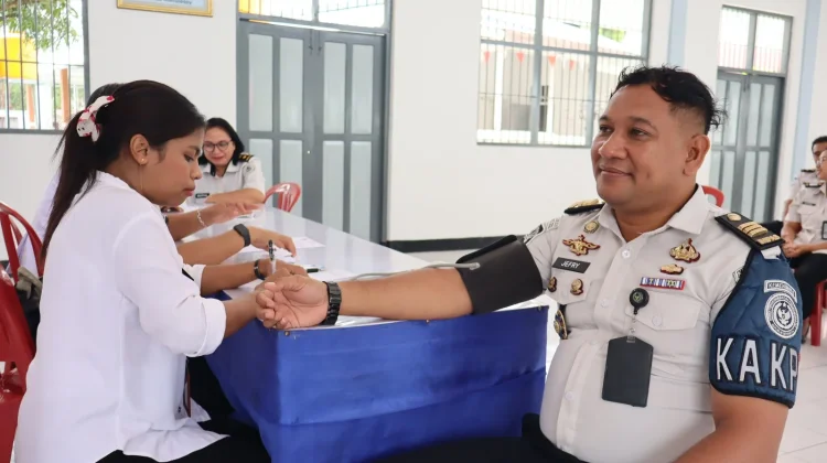 Lapas Ambon Cek Kesehatan,Deteksi Dini Tekanan Darah Demi Pegawai Sehat & Produktif