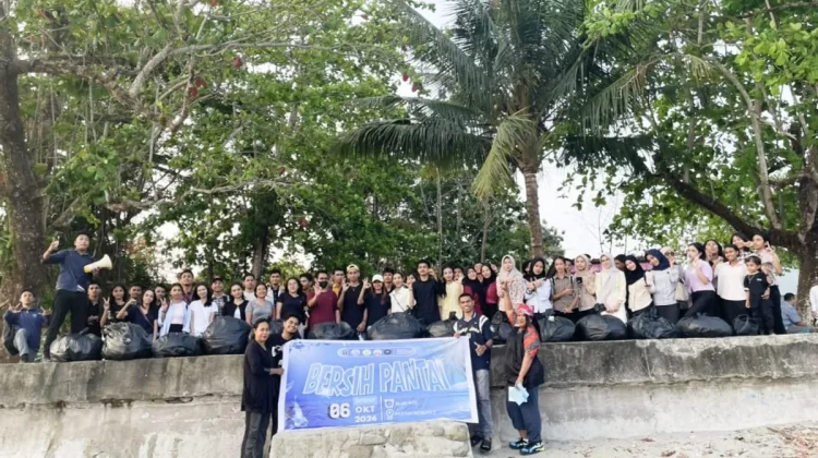 Sambit Dies Natalis ke 69 Gamki Hukum Unpatti aksi bersih sampah gandeng komunitas