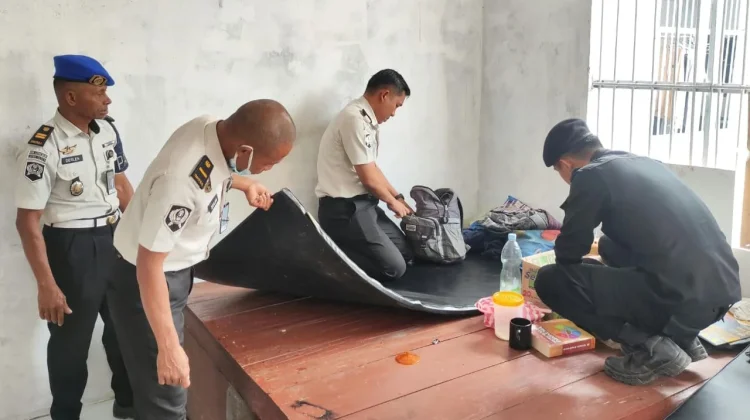 Jaga Sterilitas Blok Hunian,Lapas Geser Razia Insidental Kamar Hunian ...