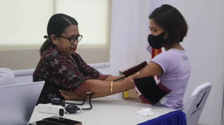 Hari Pertama Vaksin HPV di Ambon Lampaui Target