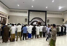 Ustad Anang Tekankan Pentingnya Khusyu di Tarawih Perdana