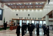 Lantik Pejabat Eselon II, Gubernur Maluku Tekankan Evaluasi Berkala