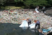 Wali Kota Ambon Soroti Sampah Sungai Waitomu