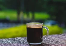 Sahur Minum Kopi? Segar Sesaat, Haus Seharian!
