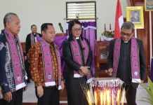 Mario Lawalata Ajak Klasis Masohi Rawat Hidup Orang Basudara