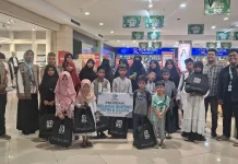 LAZ As-Salam Ajak 18 Anak Yatim "Serbu" Mall untuk Belanja Baju Baru