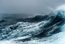 BMKG Peringatkan Gelombang Tinggi jelang Lebaran 2026