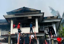 Damkar Ambon Sigap Padamkan Kebakaran di Hari Lebaran