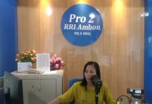 Dedikasi Tanpa Batas, Penyiar RRI Ambon Tetap Mengudara di Hari Lebaran