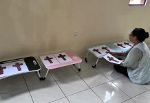 Anak SMTPI Sektor III Jemaat Bethel Antusias Ikuti Lomba Kolase Gambar Salib