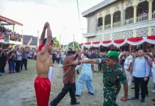 Pangdam XV/Pattimura Apresiasi Tradisi Pukul Menyapu
