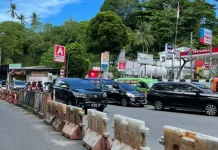 SPBU di Ambon Padat Kendaraan, Antrean Bikin Macet