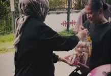 Minggu Berbagi Ely Toisuta Ringankan Beban Warga Ambon