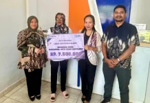 BRILife Serahkan Klaim Meninggal Dunia Nasabah AMKKM di BRI Unit Tulehu
