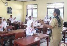 Buka Ujian di SMAN 11 Ambon, Wagub Maluku Bakar Semangat 517 Siswa Jadi Pemimpin
