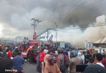 Kebakaran di Terminal Pasar Piru Hanguskan 11 Kios dan 4 Basecamp