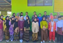 Semangat Kartini Bergema di Jamilu Namlea, Siswa SD Al-Hilaal Pawai Budaya