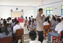 Polisi di Tanimbar Tanamkan Kesadaran Hukum lewat Program "Polri Mengajar"