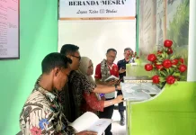 Perkuat Literasi Warga Binaan, Lapas Wahai Terima Hibah Buku Monev Disper Malteng