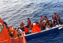 Kapal Wisata Tujuan NTT Karam di TNS, Penumpang Berhasil Dievakuasi