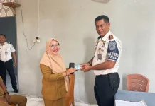 Lapas Namlea Terima 31 e-KTP Warga Binaan dari Disdukcapil Buru