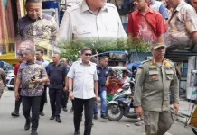 Pemkot Ambon Relokasi Pedagang Buah ke Pantai Mardika