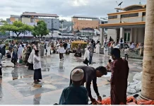 Cuaca Buruk, Ribuan Muslim Ambon Sesaki Masjid Raya Al-Fatah Shalat Idul Adha 1447 H