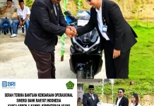 Bangun Sinergitas, BRI Ambon Serahkan Kendaraan Operasional