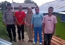 Nita Bin Umar Serahkan Bantuan untuk Korban Kebakaran