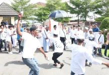 Tarian Dabus Tulehu Iringi Penyembelihan Sapi Limousin 1,1 Ton di Kediaman Wagub