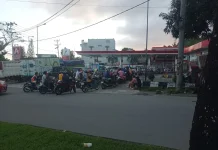 Pengguna Pertamax di Ambon Beralih ke Pertalite meski Harus Antre Panjang