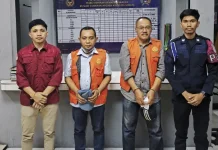 Terjerat Korupsi! Mantan Raja dan Sekretaris Negeri Laha Ditahan Jaksa