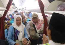 Sambut Jemaah Haji Kloter 24, Sekda Maluku Titip Doa & Sampaikan Belasungkawa